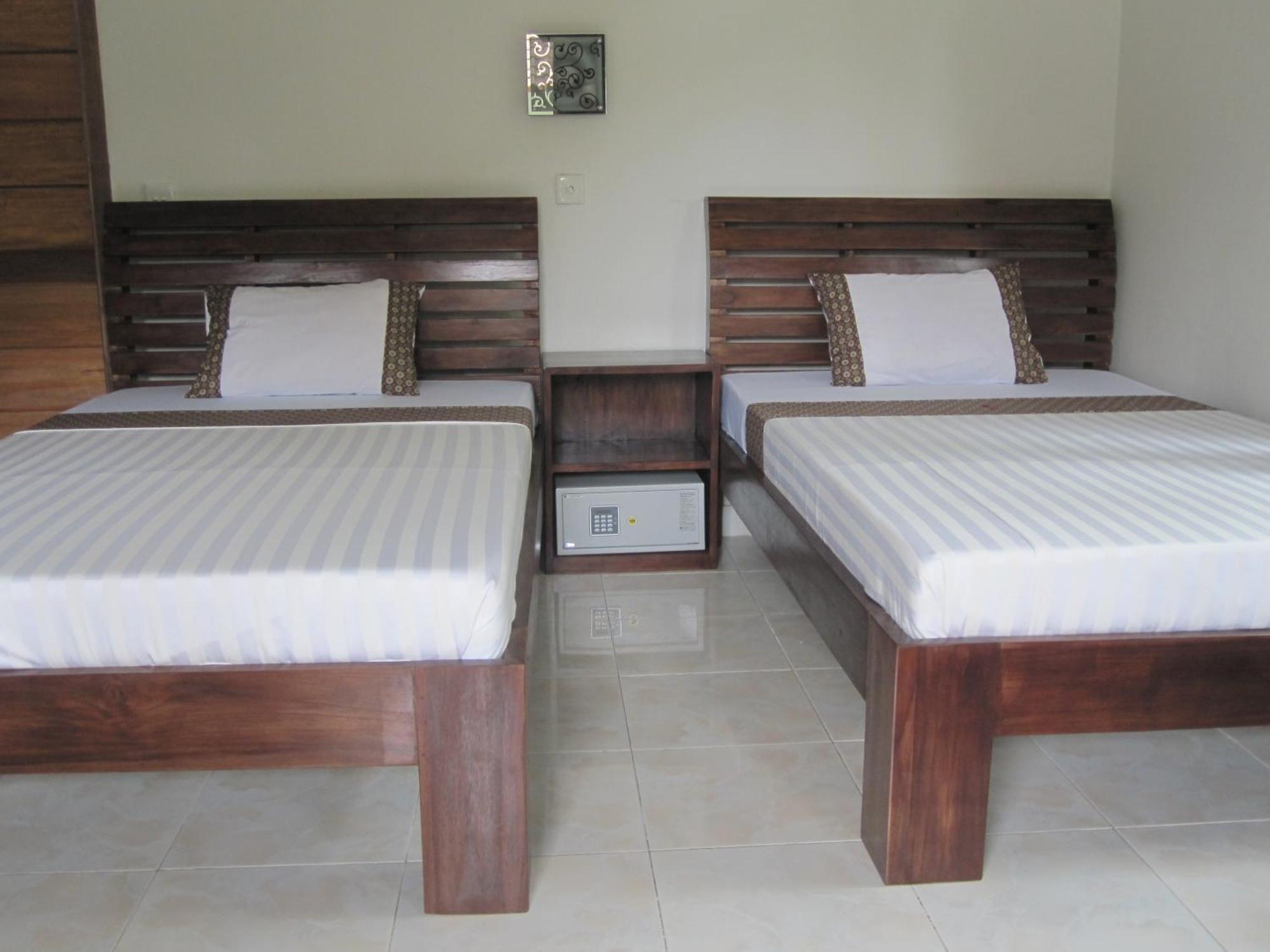 Galang Kangin Bungalows Amed Стая снимка