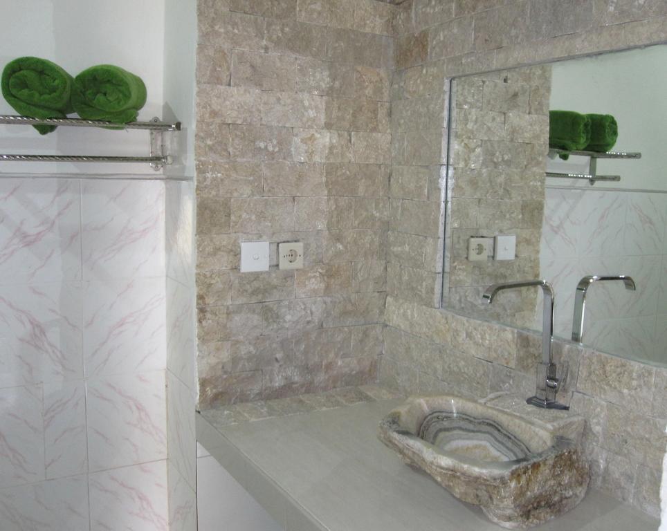 Galang Kangin Bungalows Amed Стая снимка